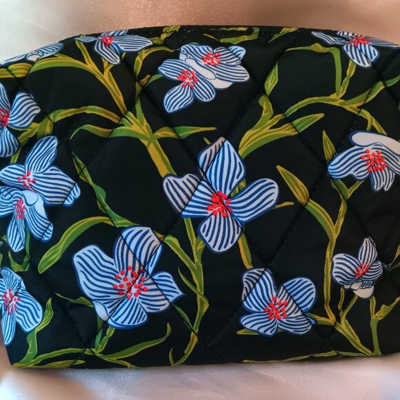 NWT 💥 ADORABLE VERA BRADLEY Ultralight Mini Belt Crossbody Camera Bag😍 - Picture 4 of 6